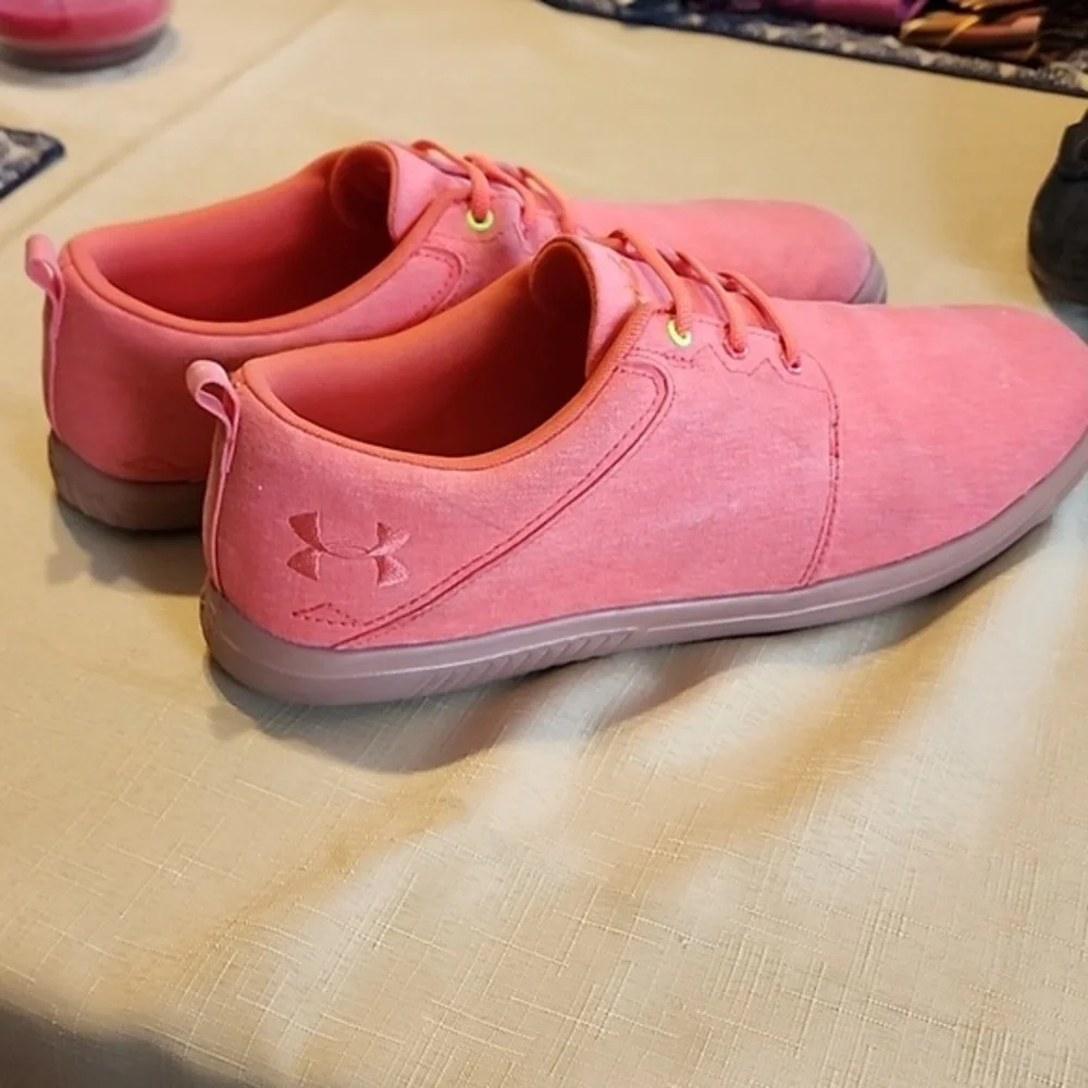Under armour‎ shoes - Picture 4 of 5